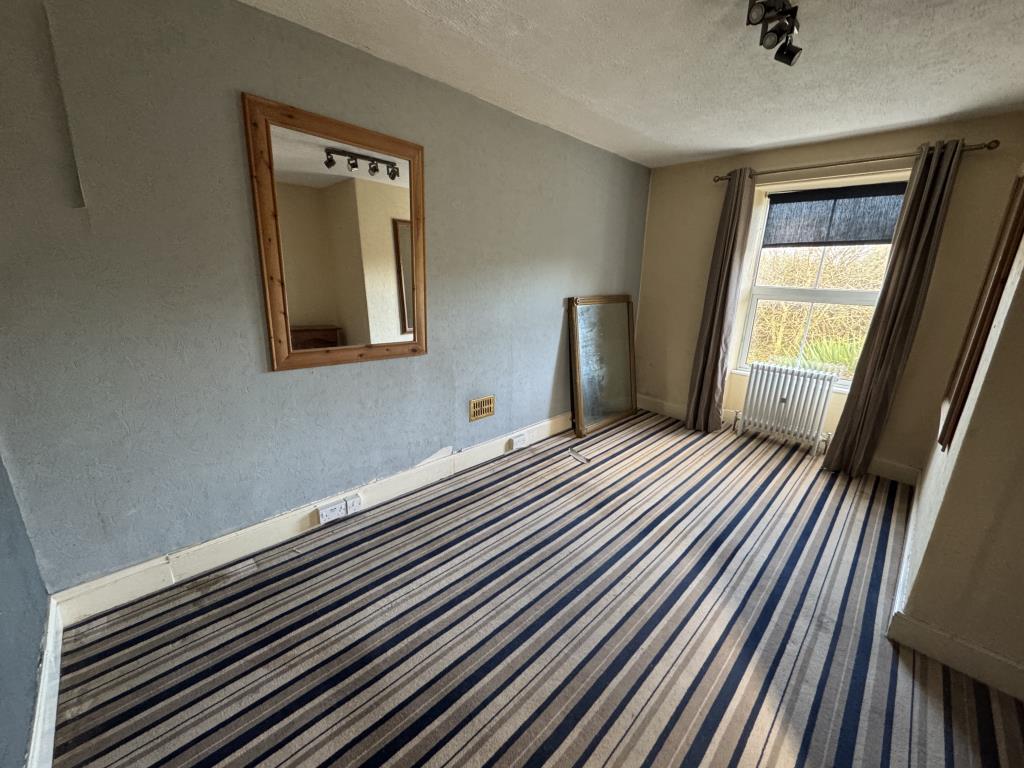 Lot: 104 - SEMI-DETACHED HOUSE FOR IMPROVEMENT - Bedroom one